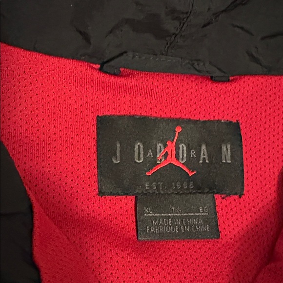 Air Jordan Windbreaker - Picture 5 of 9